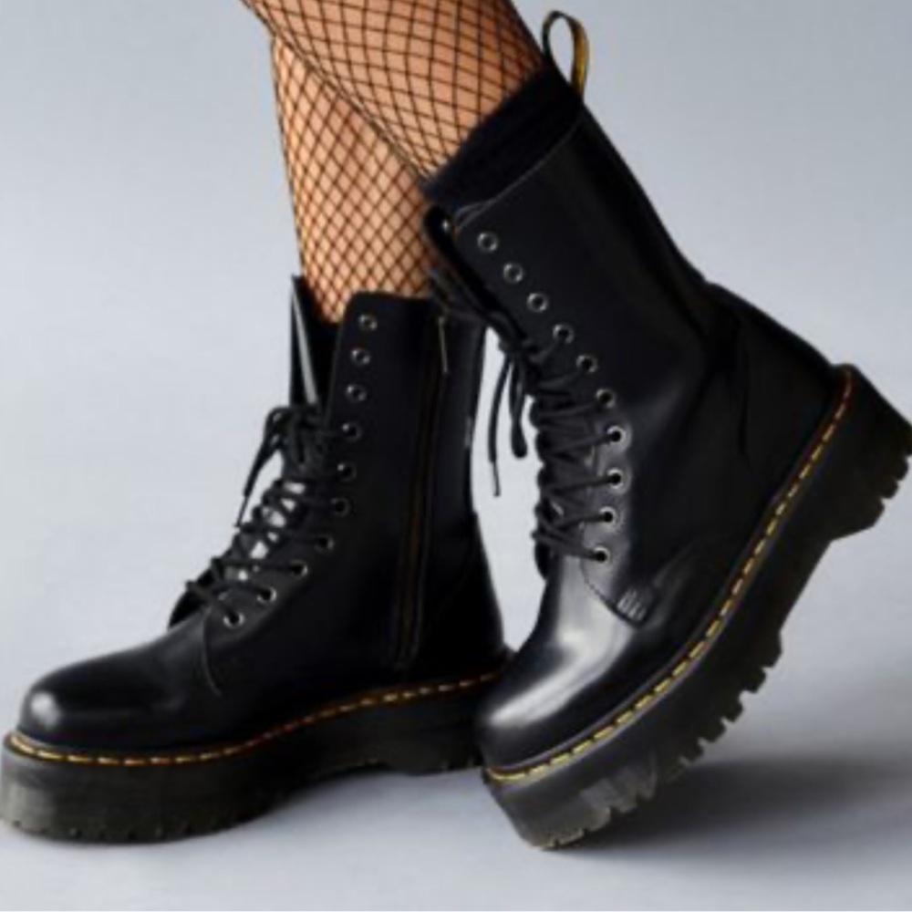 Dr. martens Jadon platform 8 eye boot black